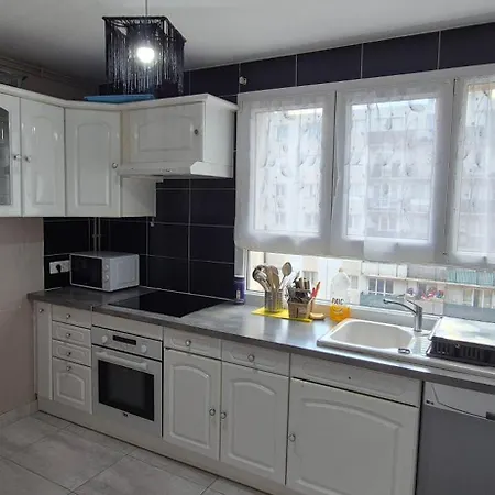 Premium 7 Single Beds For Groups Apartment *