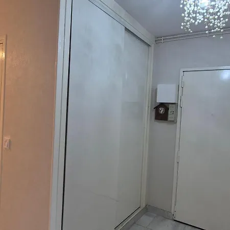 아파트 Premium 7 Single Beds For Groups Garges-lès-Gonesse